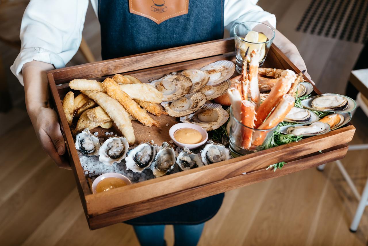 Art Series - The Chen Box Hill Exteriér fotografie Seafood platter